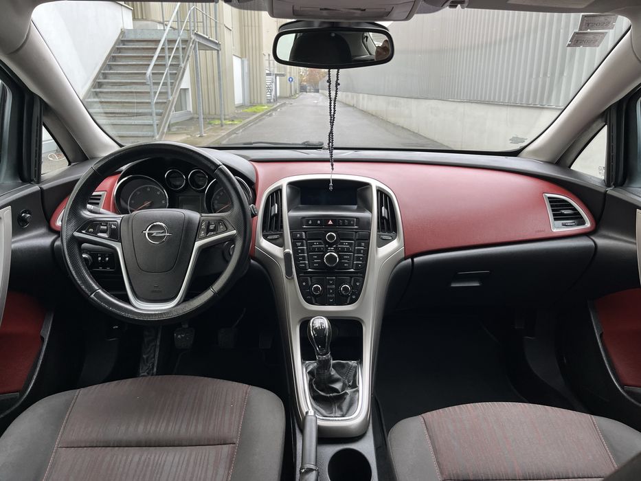 Vand Opel Astra J Euro 5 hatckback An 2012 1.7 CDTI 168.000 km realii