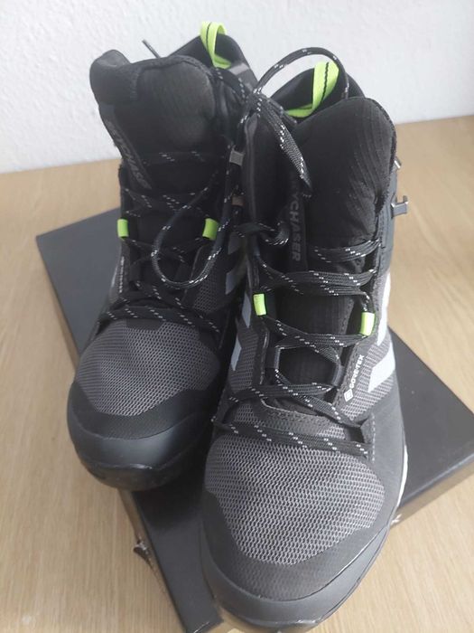 Vând ghete Adidas Terrex