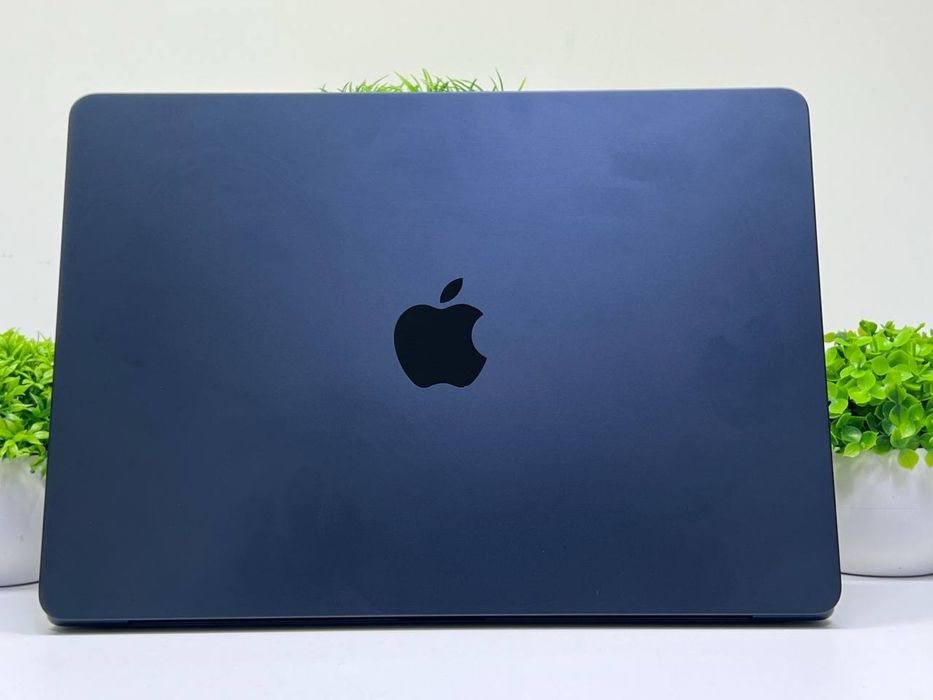 MacBook Air M3 2024