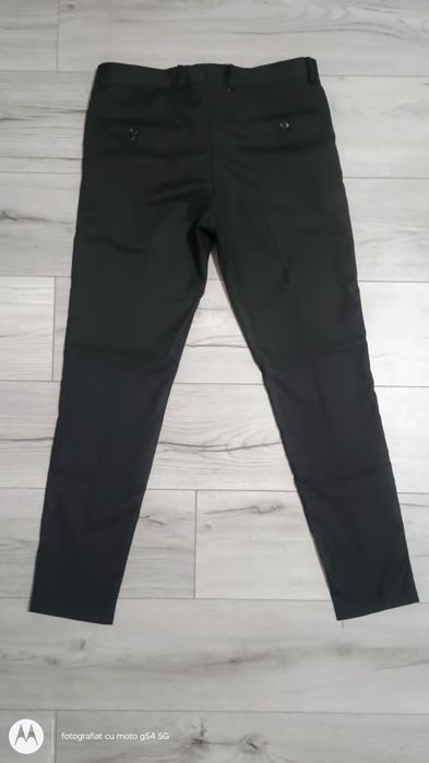 Pantaloni bărbați