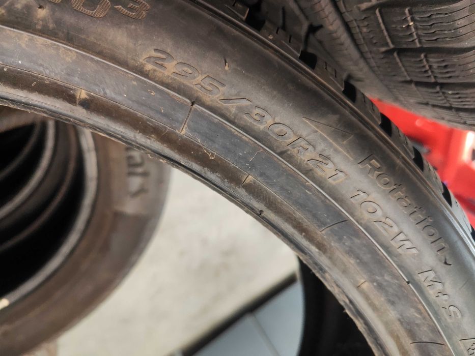2бр.зимни гуми 295/30/21 Hankook