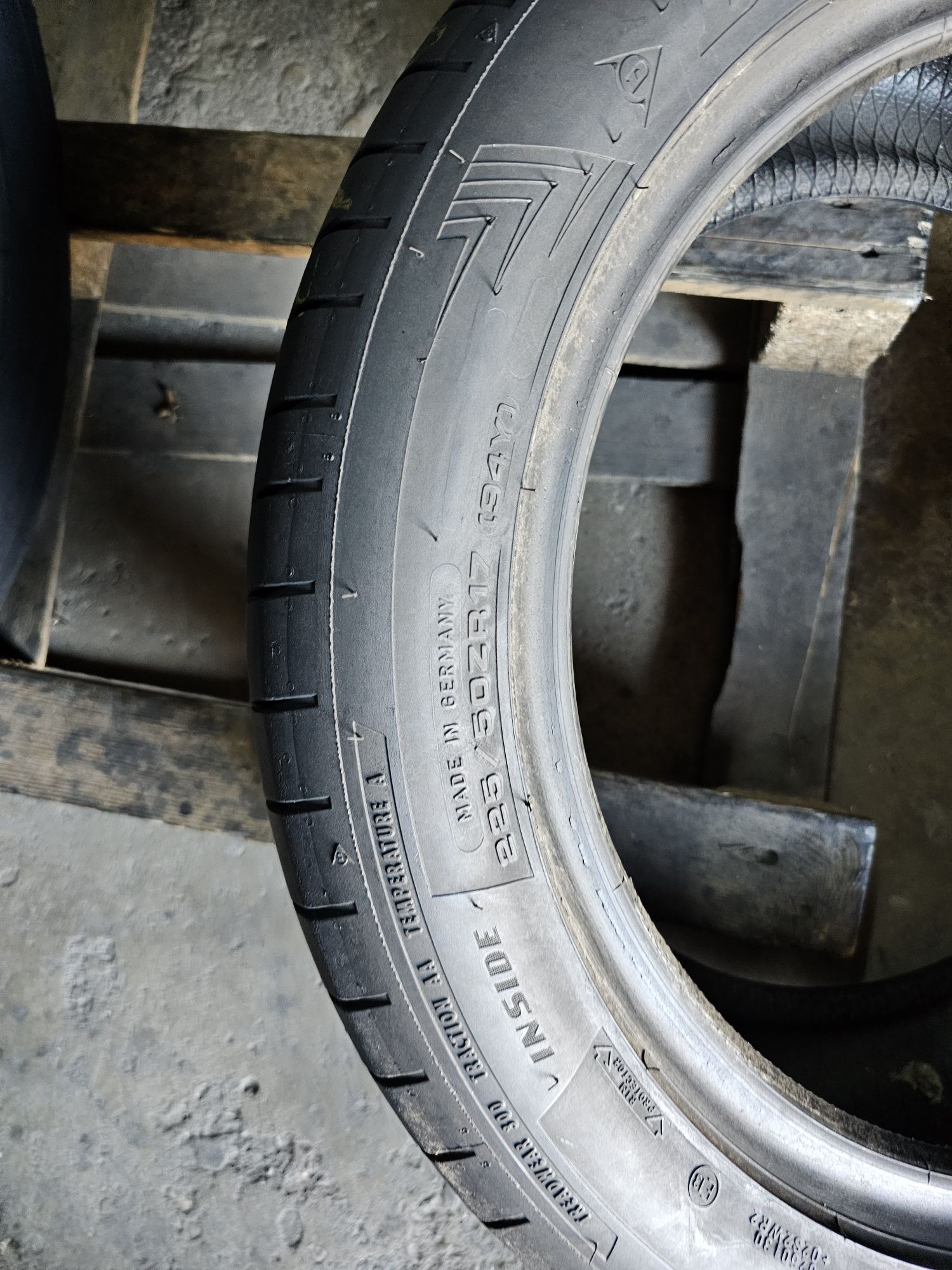 2 anvelope vara 225 50 17 Dunlop