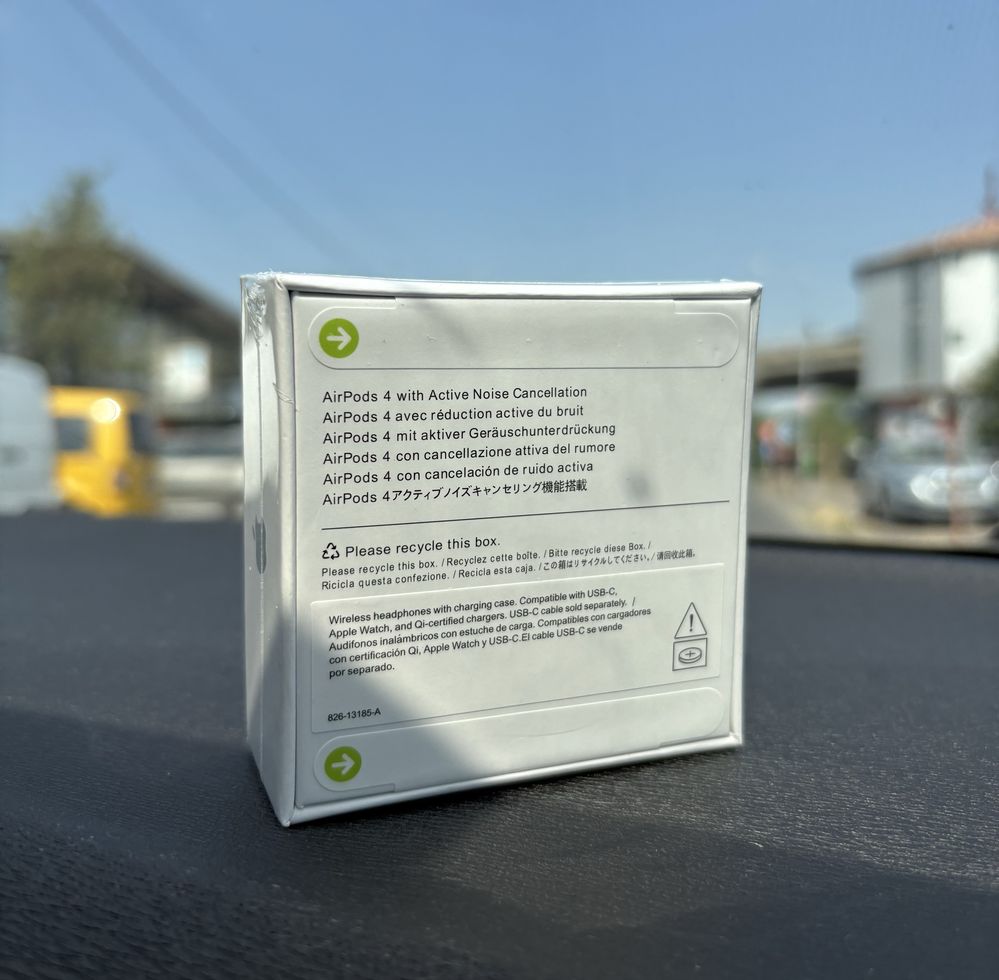 casti Airpods 4 noi !