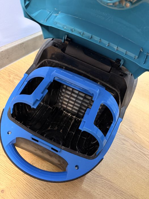 Прахосмукачка Philips Performer compact