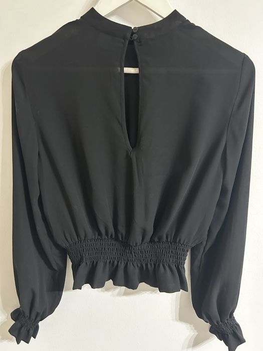 Bluză neagră, superbă, H&M.