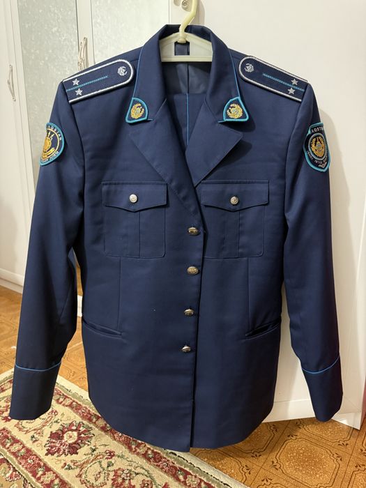 Продам офицерский китель + погоны в подарок