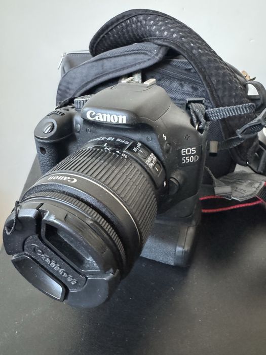 Canon 550D фотоаппарат с сумкой