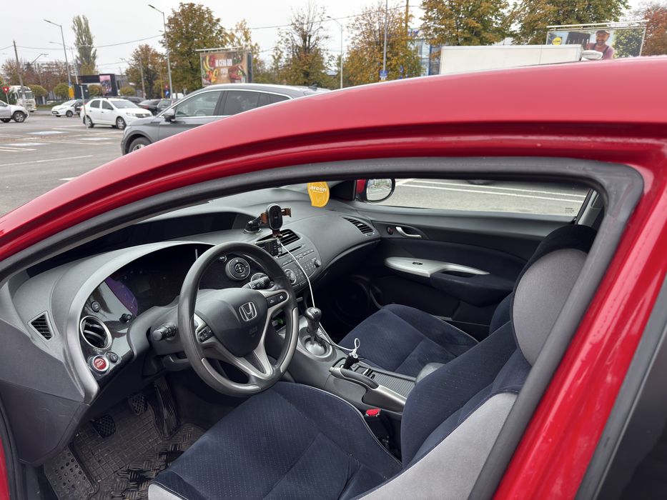 Honda Civic VIII 1.4 MT6