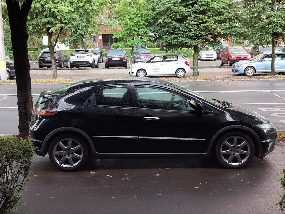 Honda Civic 1.8 i-VTEC   2007   146.500 km