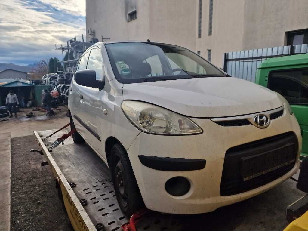 Dezmembrez Hyundai I10 an 2009 motor 1.1 cod G4HG volan stanga