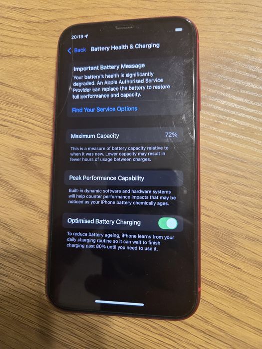 Iphone 11, 64Gb rosu