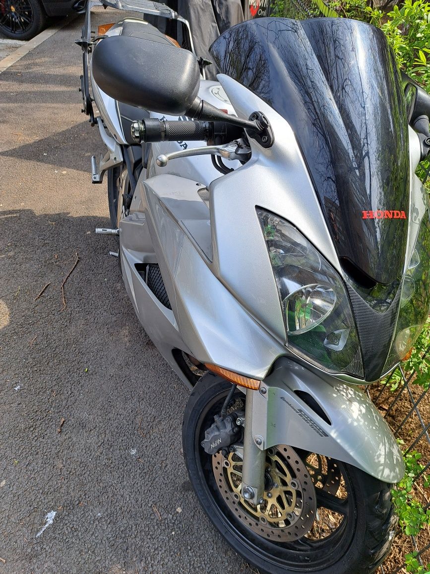 Honda vfr 800 v-tec interceptor