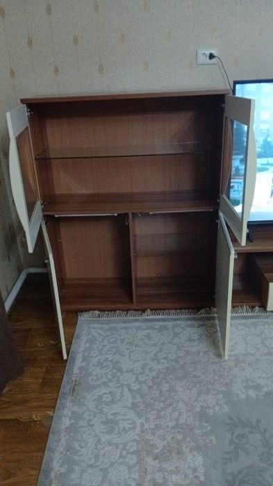 Гостиный сервант