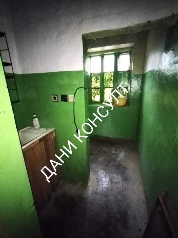 Двуетажна къща с двор в с. Българско Сливово, обл. Велико Търново