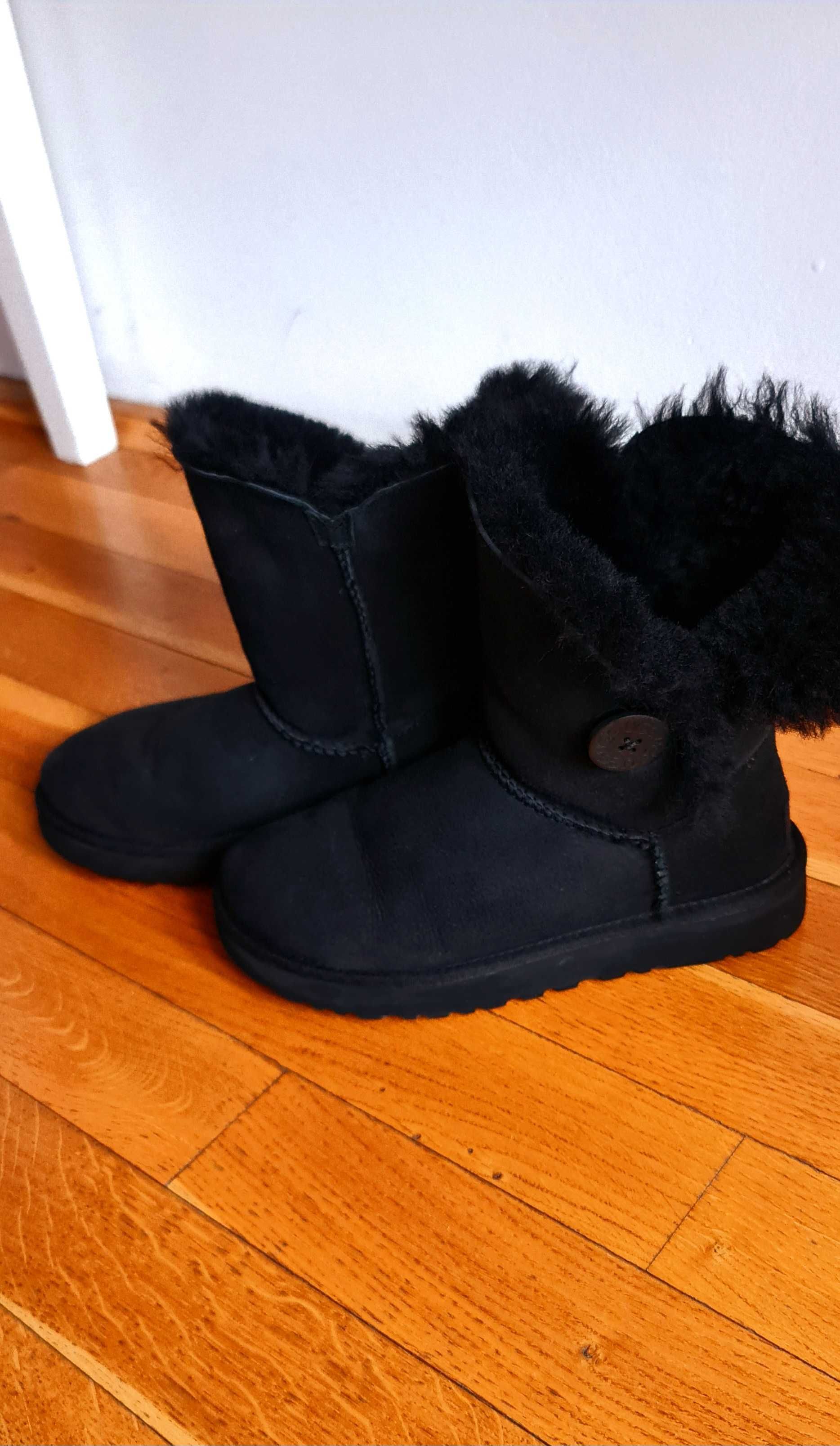 Vand UGG marimea 36