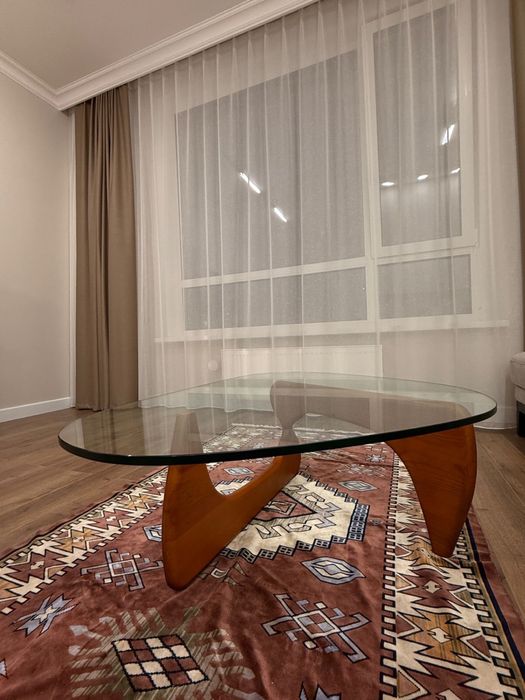 Продам стильный журнальный стол