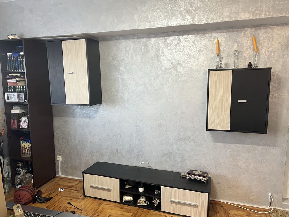 Mobila de sufragerie 3 corpuri si o biblioteca