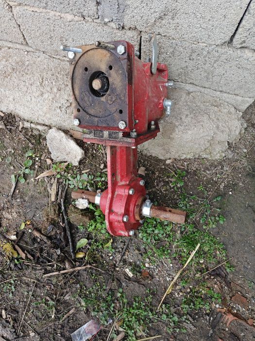 Vând transmisie motocultor! Se potrivește pe mai multe modele.