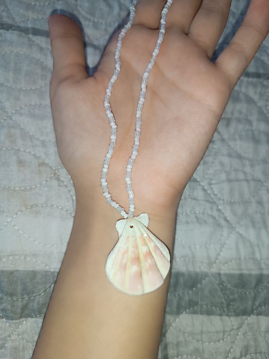 Чокееры из бисера.