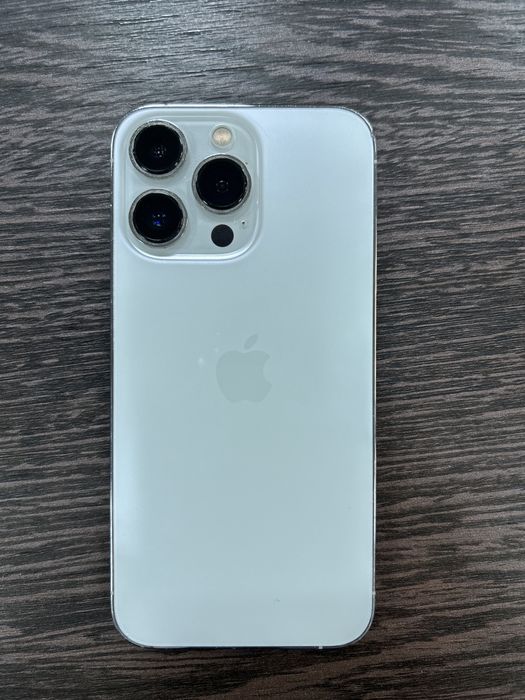 Iphone 13 pro folosit, stare buna