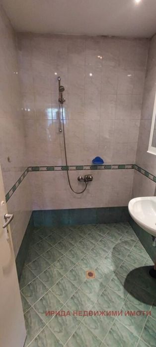 Двустаен апартамент в Оборище