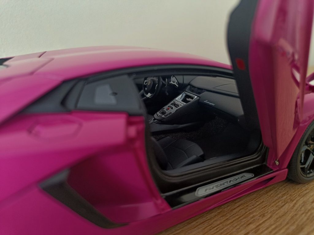Lamborghini Aventador, Auto art Signature 1:18