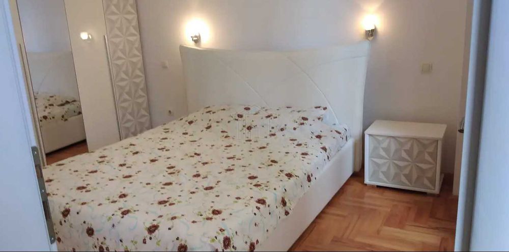 Дава се под наем Тристаен апартамент в Пловдив, Христо Смирненски - 75 кв.м за 326.4 € - Снимка #2