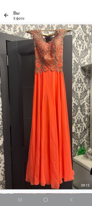 Красивые вечерние платья и одно на каждый день