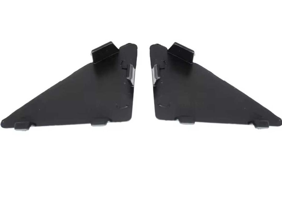 Триъгълни капачета за отворите в предната броня на Мазда 3 Mazda 3