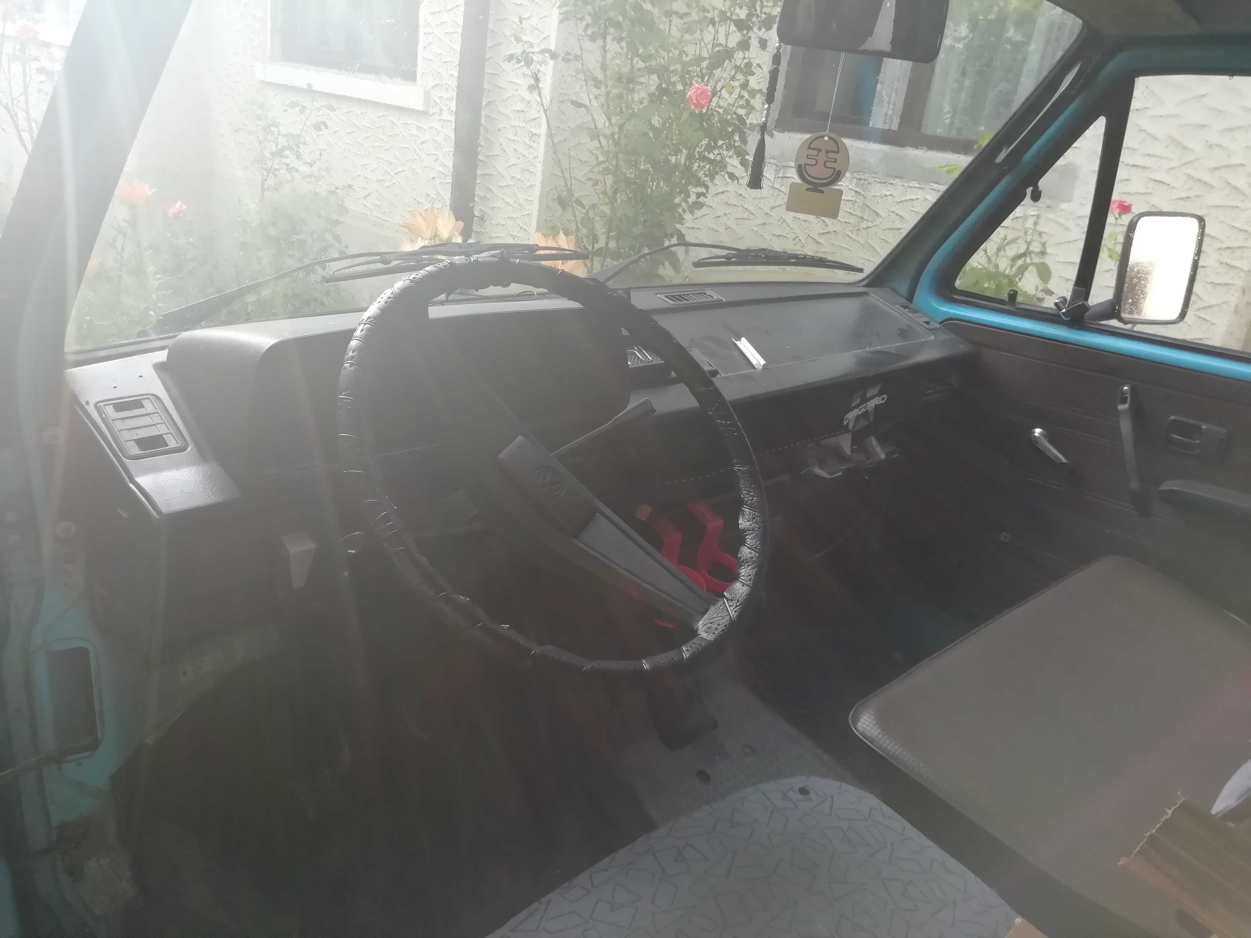 Volkswagen Transporter 8+1 T3 1981 1.6 diesel , schimb cu Vespa