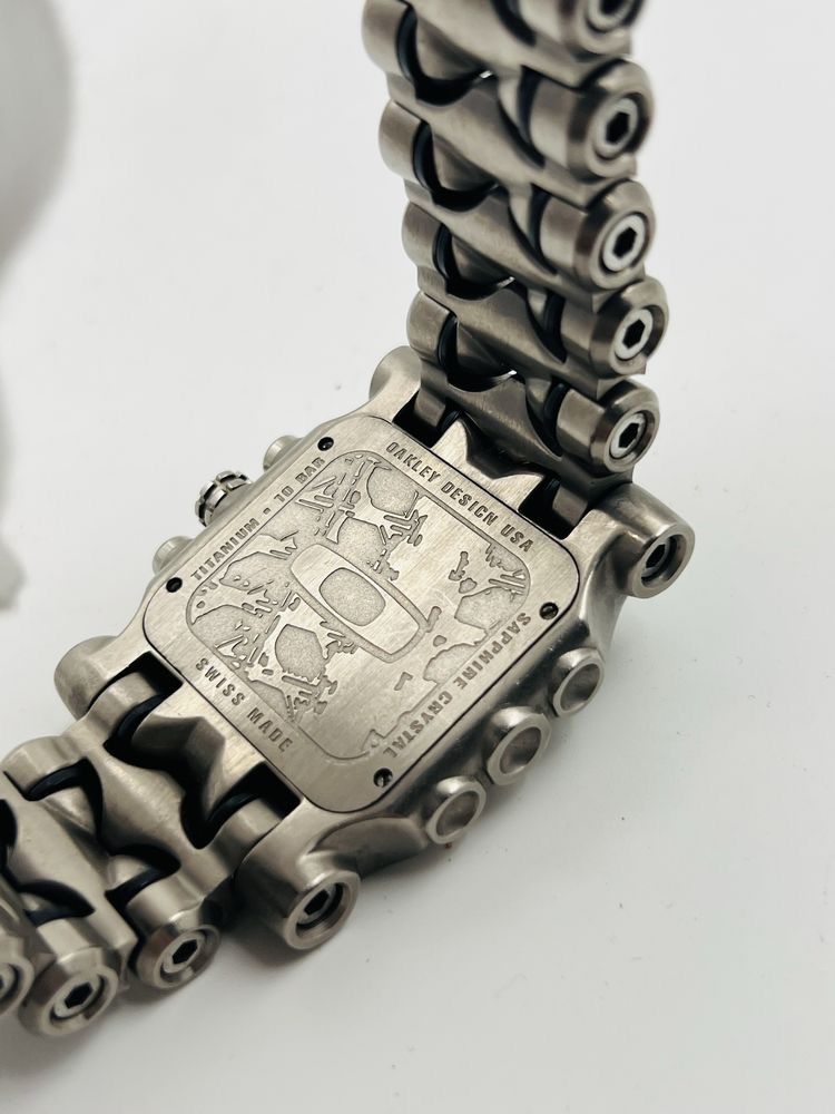 Oakley Machine Time Tank gen 1 Titanium Chronograph