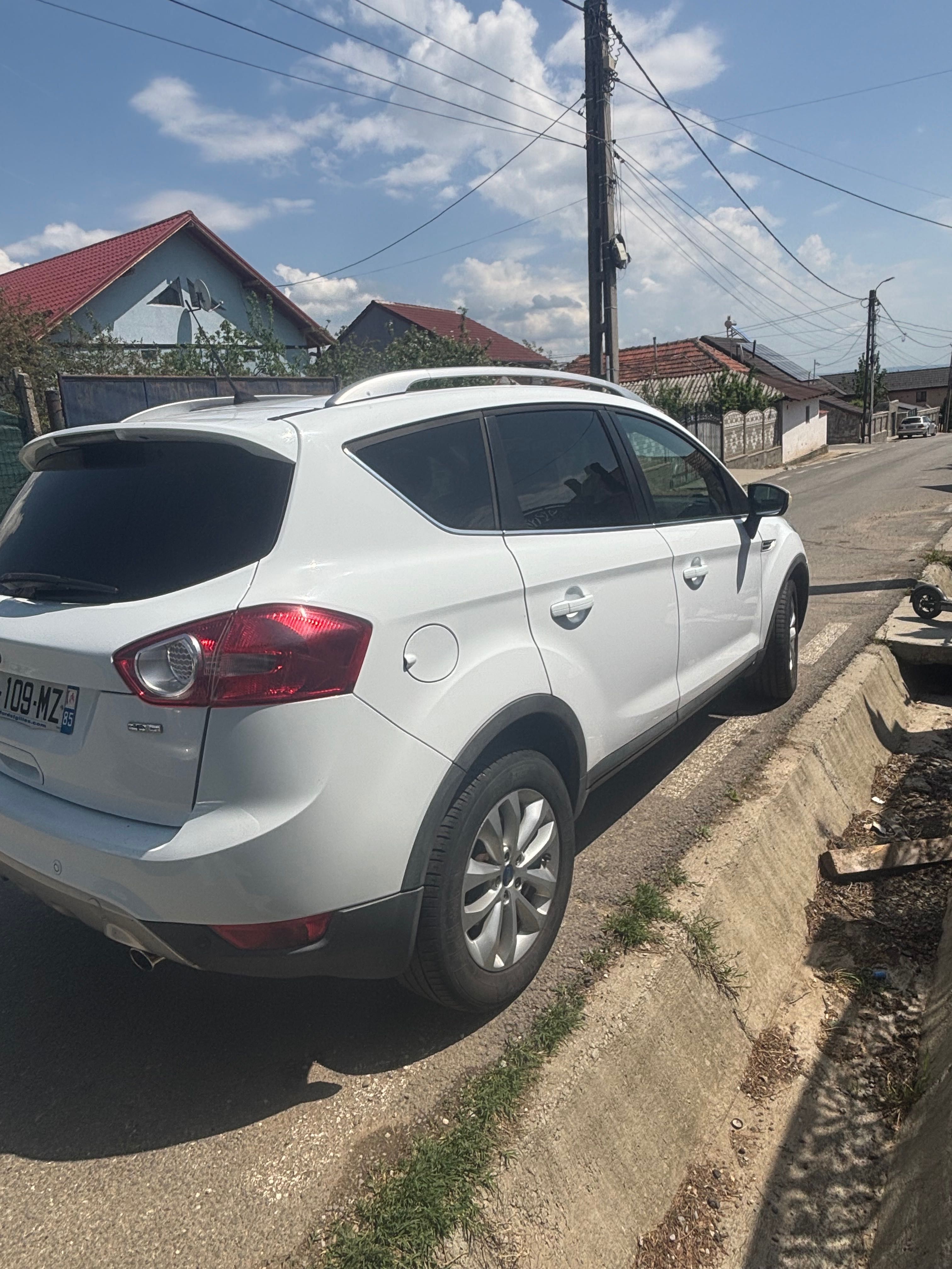 Vând Ford Kuga 2011