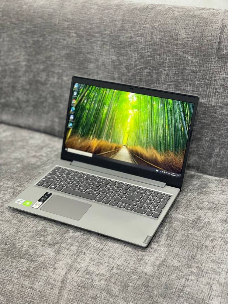 Lenovo noutbuk.