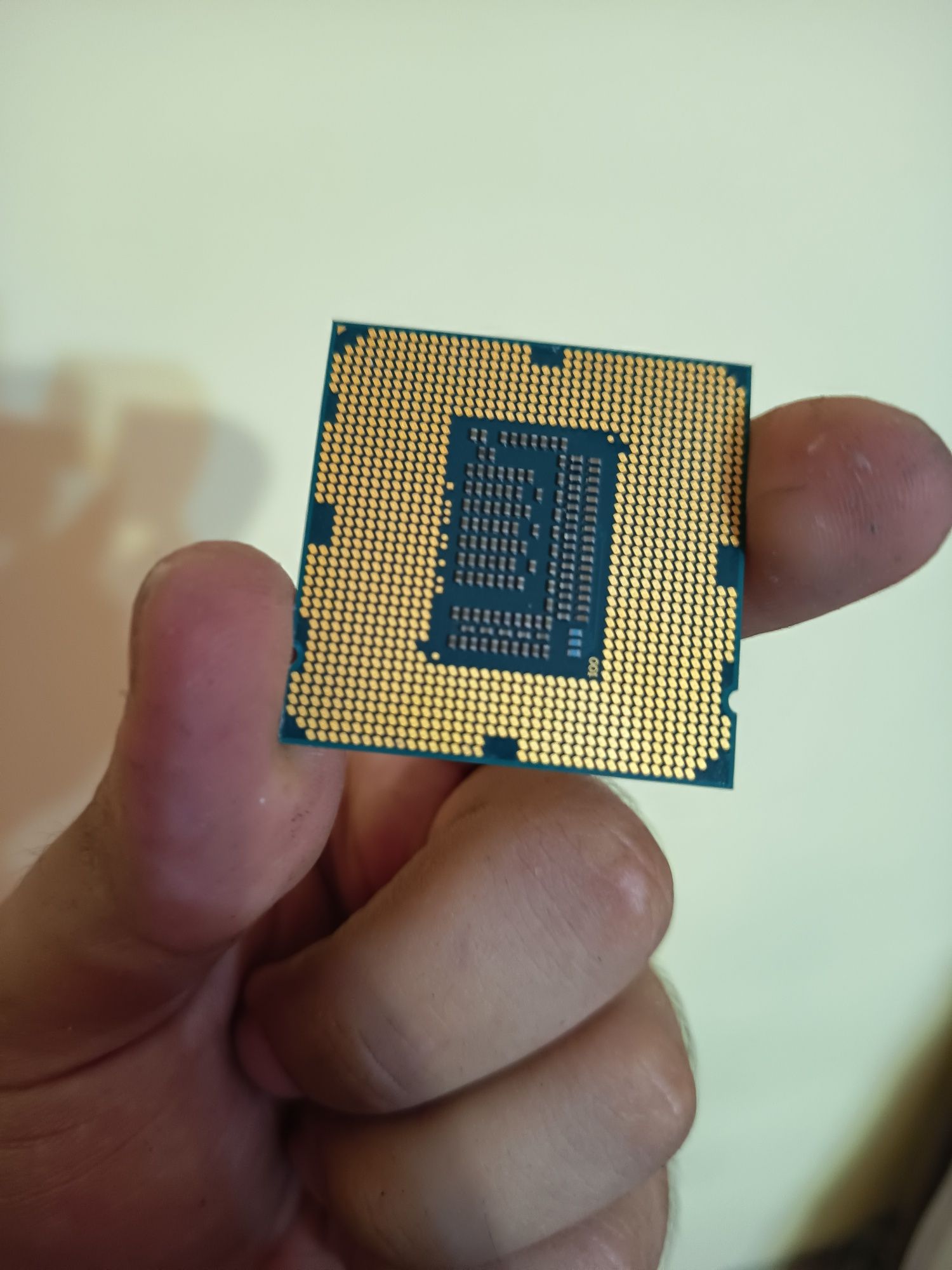 Процесор I7-3770,Дънна платка PBH77-V LE,охлждане, RAM 16GB

    2x SA