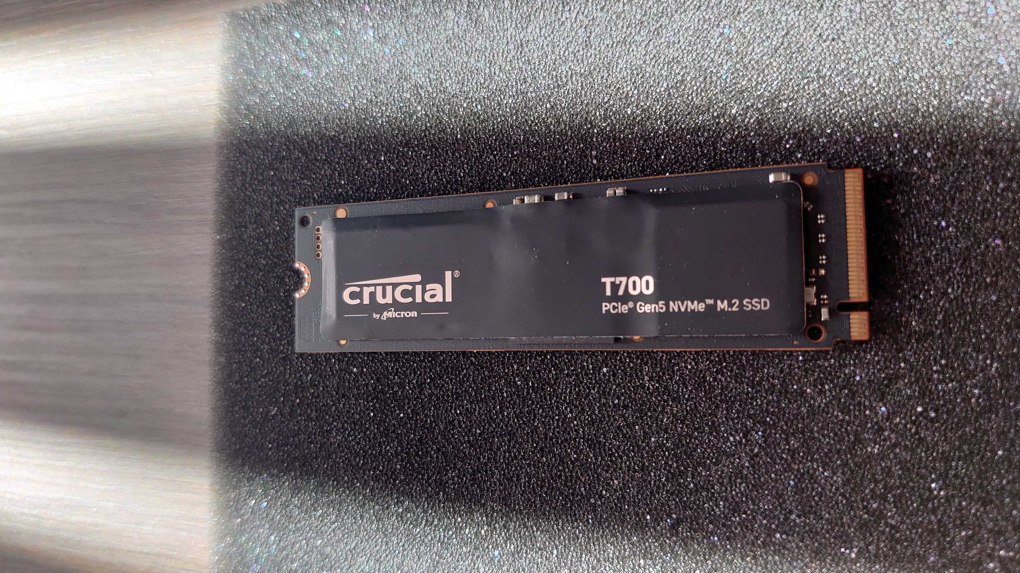 MICRON Crucial T700 2TB PCIe Gen5 M.2 NVMe SSD 12400MBs CT2000T700SSD3