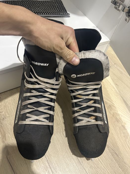 Коньки сатылады