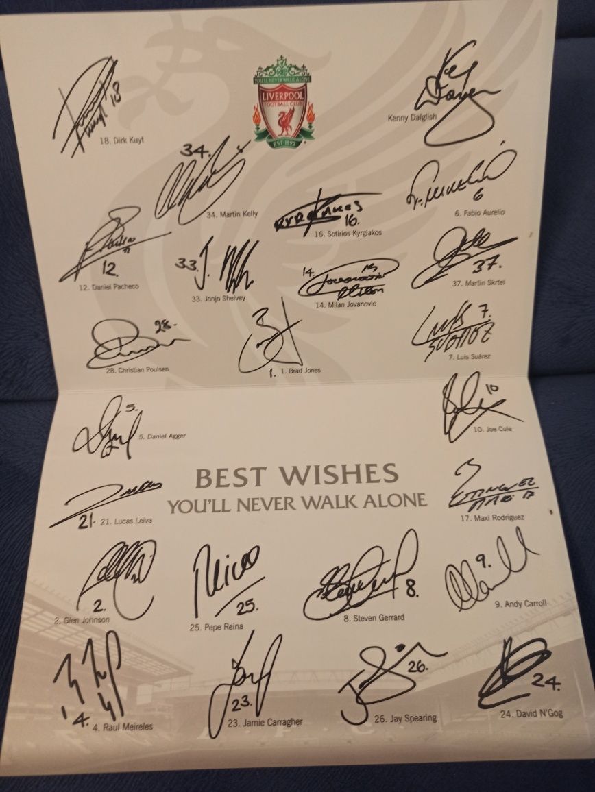 Poster cartonat cu 2 fete FC Liverpool cu autografele jucătorilor