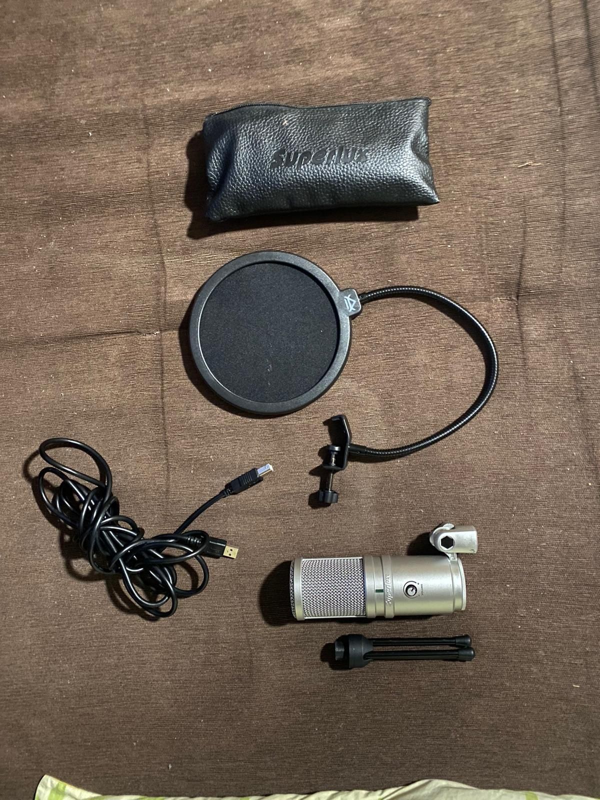 microfon superlux e205u vine la pachet cu pop-filter