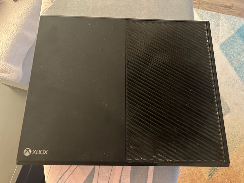 Vand xbone one folosit