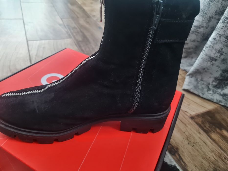 Ghete piele ,foarte bune