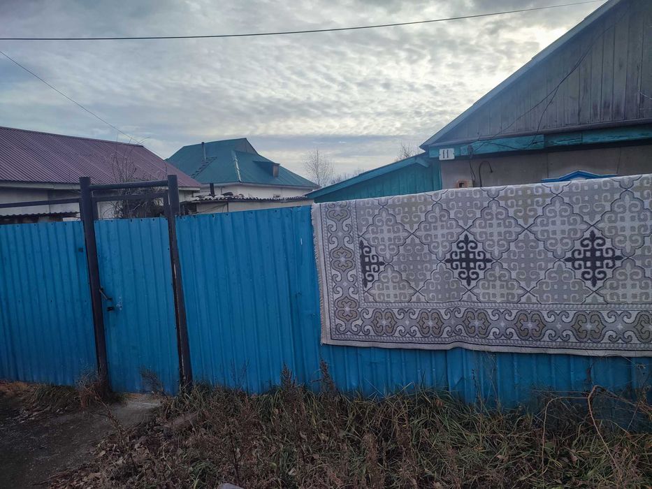 Қалбатау ауылында 2 бөлмелі үй сатылады.