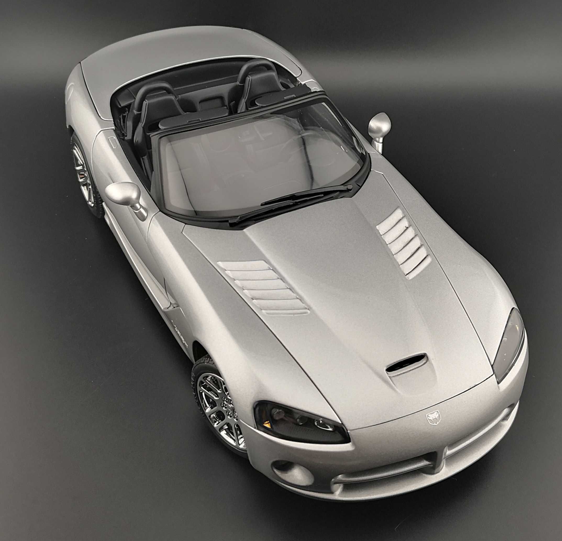 Macheta 1:18 -Dodge Viper Cabrio Concept  Autoart