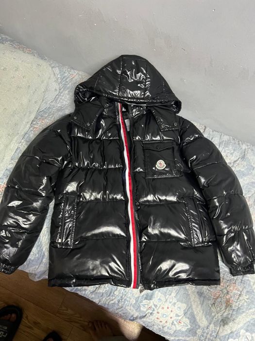 Продам куртку Moncler