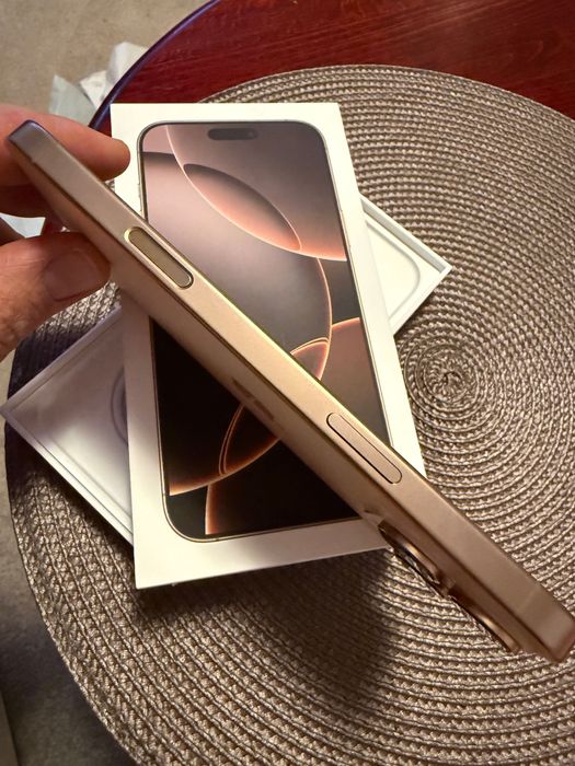 iPhone 16 Pro Max Desert Titanium 256 GB - 100% Baterie