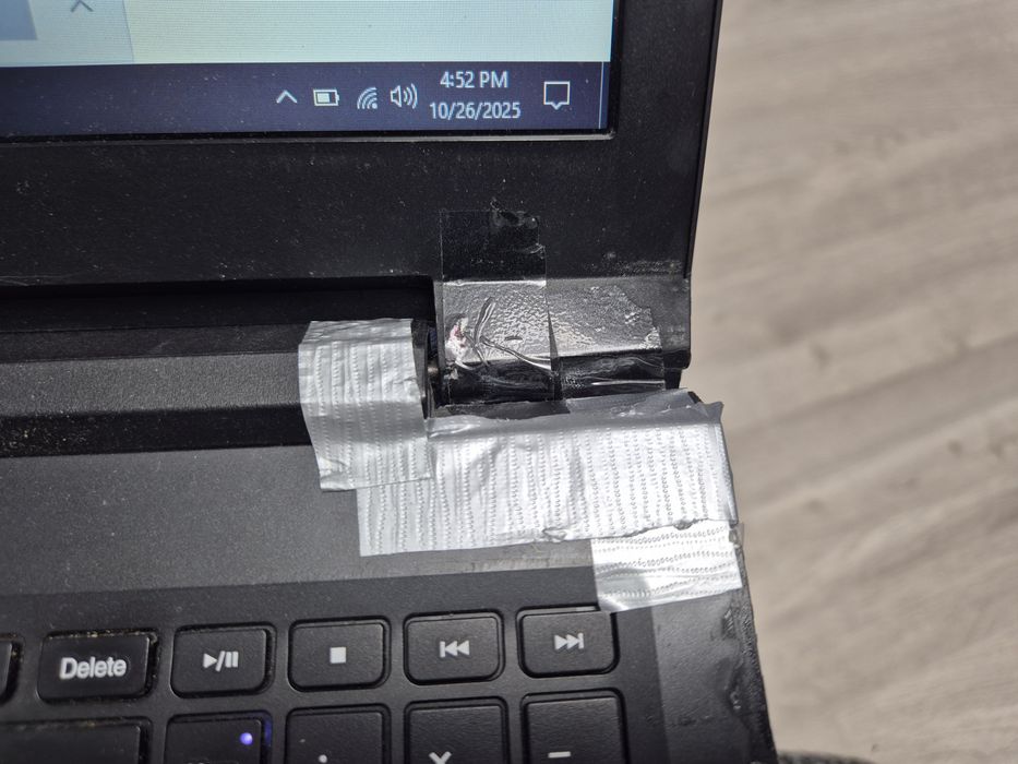 Laptop Lenovo v310 intel i7 ssd 250gb 8gb ram amprenta dvd