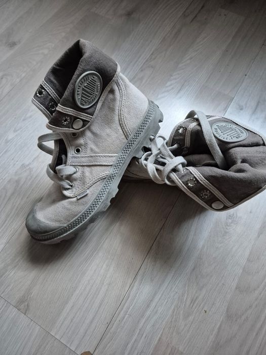 Vând ghete Palladium denim