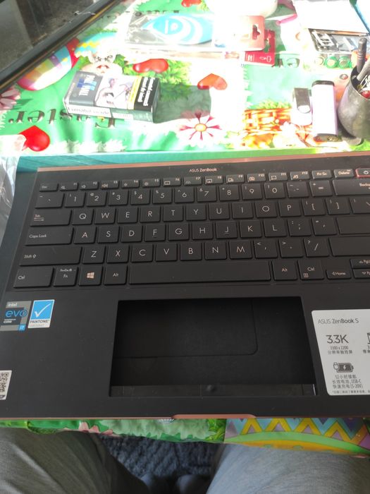 Pamlrest cu tastatura pentru asus zenbook s ux393ea