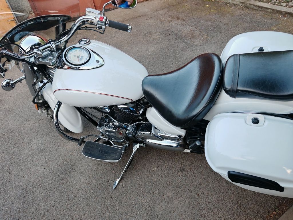 Vând YamahaDragstar 1100 in stare excelenta