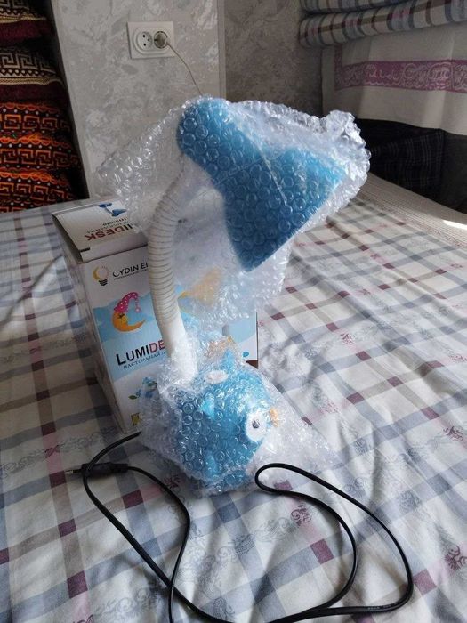 Настольная лампа для дома и офиса