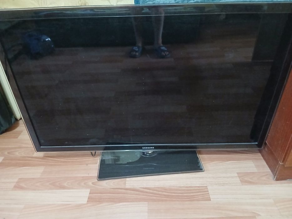 Телевизор Samsung диагональ 117